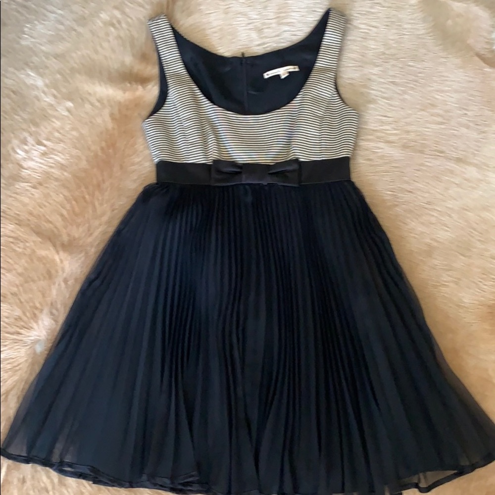 DARLING Nanette Lepore Dress Sz. 0 amazing detail